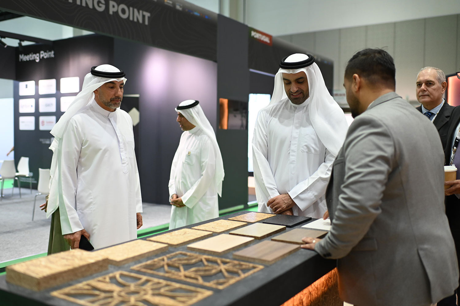 امکانات نمایشگاه وودشو دبی